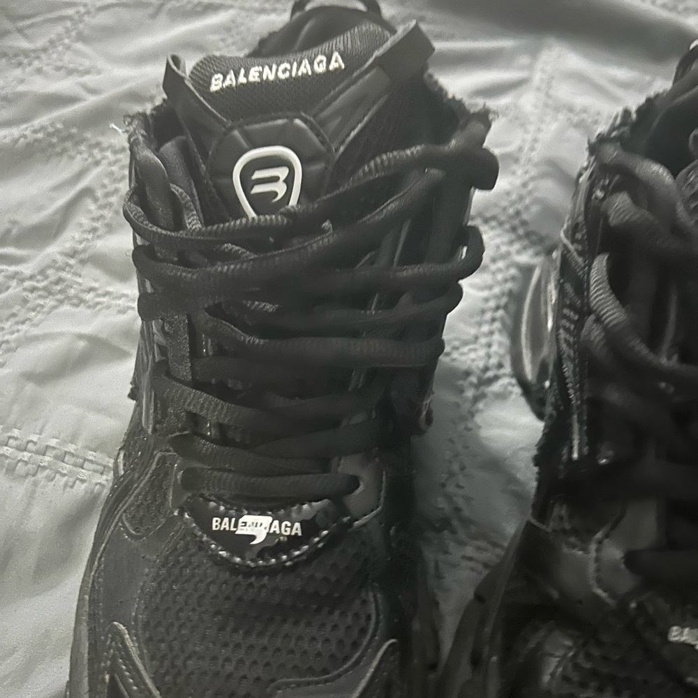 Balenciaga Black Men's Chunky Runner Sneakers - Picture 1 of 4